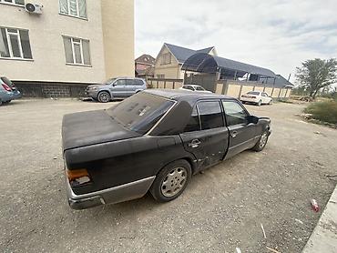 Унаа сатуу: Mercedes-Benz E-Class: 1991 г., 2.3 л, Кол менен иштөөчү, Бензин, Седан — 3