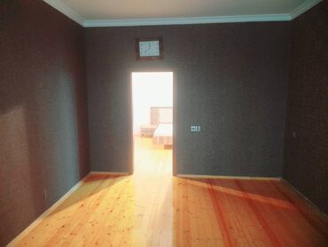 Həyət evləri və villaların satışı: 300 kv ev ikidasli tikili. Qaz su isiq daimi. Avtobus dayanacaginin — 27