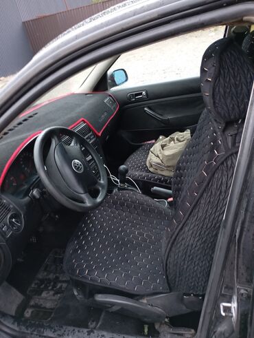 срочно срочно продаю машина: Volkswagen Golf: 2000 г., 1.4 л, Механика, Бензин, Хэтчбэк