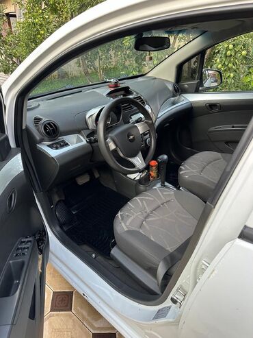 Chevrolet: Chevrolet Spark: 2014 г., 1 л, Автомат, Бензин, Хэтчбэк — 10