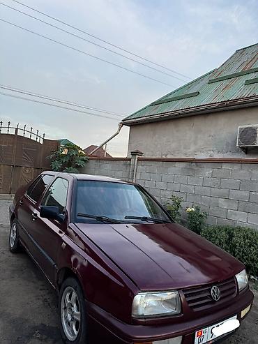 jeep compas: Volkswagen Vento: 1995 г., Механика, Бензин, Седан — 1