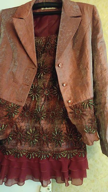 Dəstlər, kostyumlar: Qadın geyimləri seti 1) Bordo ziyafət dəsti: - Qısa jaket: parıltılı — 1