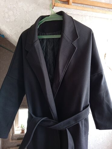 Пальто: Чёрнок классическое пальто, демисезонное. 
с поясом, размер 3XL