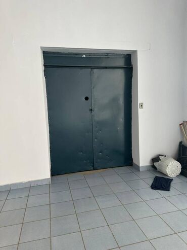 Binalar: Razində, Fidan şadlıq sarayı yolunda, Grandmartın yaxınlığında, 5 — 9