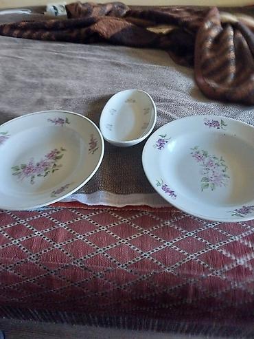 Кухонные принадлежности: Набор товаров для дома и кухни. В комплект входят: - кувшин-фильтр — 2
