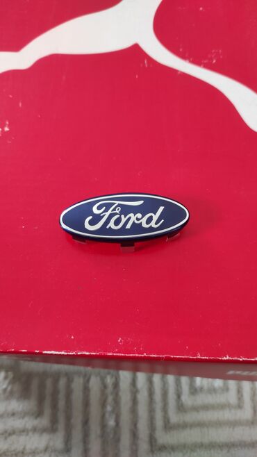 значок на руль: Продам значок шильдик на руль от Форда. новый оригинал. металлический