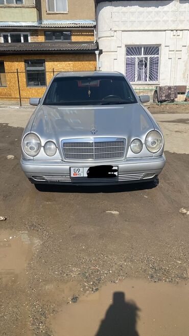 на 124 мерседес: Mercedes-Benz E-Class: 1995 г., 2 л, Механика, Бензин, Седан