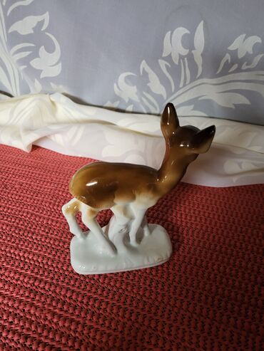 Ostali kućni dekor: Figura nova nemacka foreign 70,80te. Porcelanska figura,sve na njoj — 5