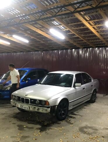 продаю авто с выкупом: BMW 520: 1991 г., 2 л, Механика, Бензин, Седан