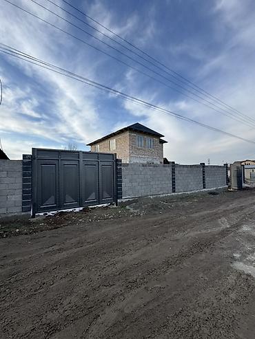 Продажа коттеджей и домов: Продаю двухэтажный кирпичный дом на участке 4 сотки (20×20) с прочным — 4