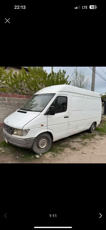 хундай салярс: Белый фургон Mercedes-Benz Sprinter, оснащенный дизельным двигателем