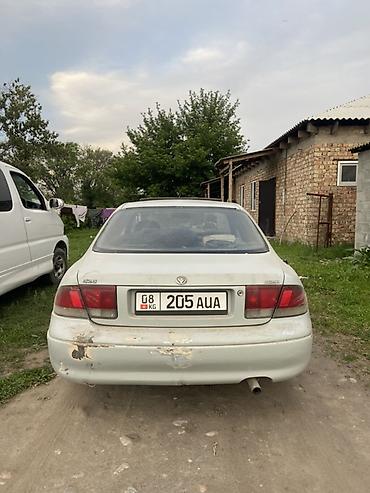 Унаа сатуу: Mazda 626: 1992 г., Кол менен иштөөчү, Бензин, Седан — 4