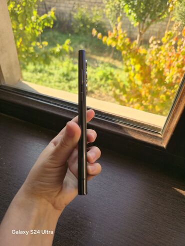 бежевая вытяжка для кухни: Samsung Galaxy S22 Ultra, 256 ГБ, цвет - Черный, Беспроводная зарядка