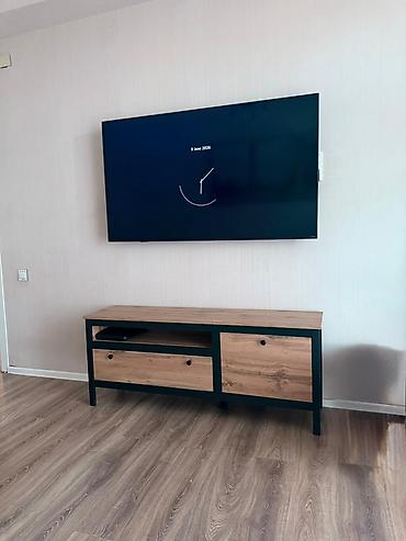 podstavka: İki hissədən ibarət qonaq otağı mebel dəsti - Tərkib: 1) TV — 1
