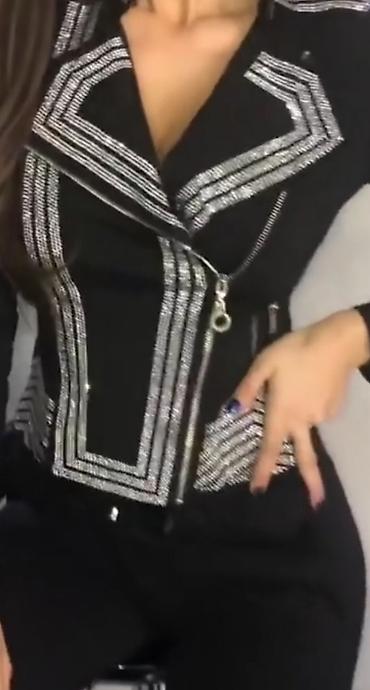 givenchy obrve: Ženska modna jakna – crna sa dekorativnim svetlucavim detaljima - — 5