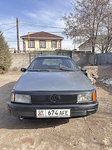 Volkswagen: Volkswagen Passat: 1988 г., 1.8 л, Механика, Бензин — 2