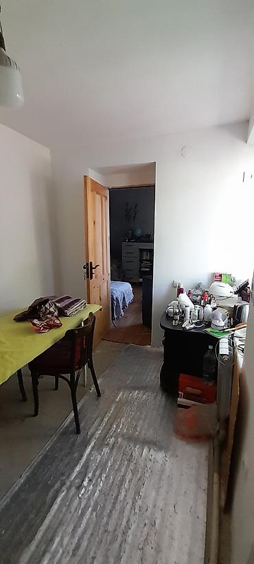 допл: Продаю полдома с участком 5 соток. Сам дом кирпичный, осталось — 6