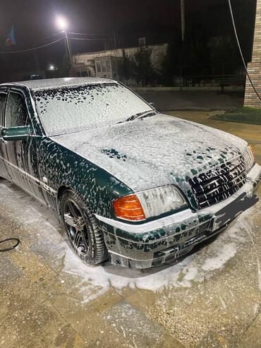 Mercedes-Benz: Mercedes-Benz 240: 2.4 l | 1998 il Sedan — 16