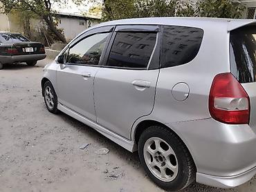 Honda Fit: 2003 г., 1.3 л, Вариатор, Бензин, Лифтбек — 3