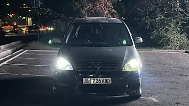 Toyota: Toyota Ipsum: 2003 г., 2.4 л, Автомат, Бензин, Минивэн — 7