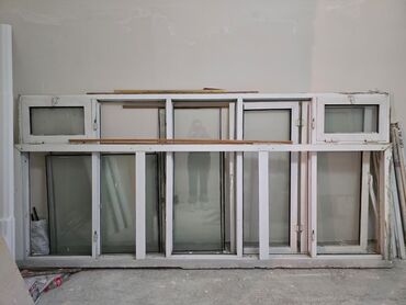 pencere tutacağı: İşlənmiş İkiqat şüşə paketi Plastik pəncərə, Еni: 240 sm, Uzunluğu: 300 sm