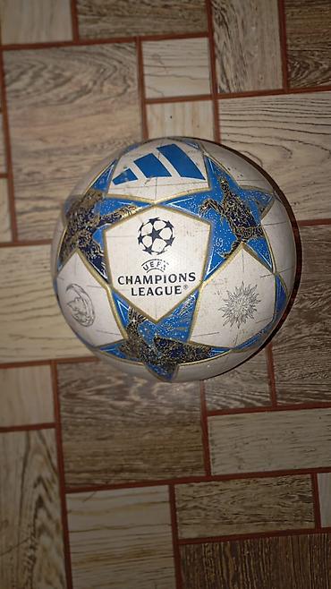 чемпион: Футбольный мяч UEFA Champions League. - Дизайн в фирменных звёздах — 1