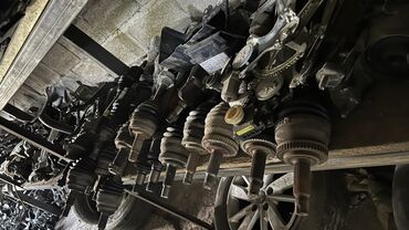 трактор т 25: Граната Келтиргиси менен Hyundai