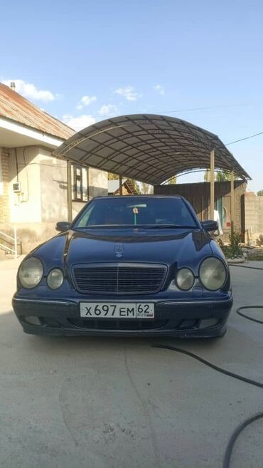 продаю авто мерс: Mercedes-Benz E-Класс (W210) седан, темно-серый/черный цвет кузова