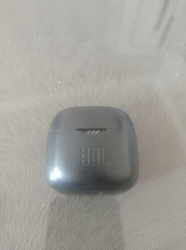 куплю радиодетали дорого: Б/у Беспроводные (Bluetooth) Наушники, JBL, цвет - Черный