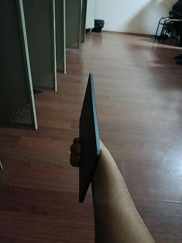samsung tab a9: Planşet – nazik metal gövdə, tünd boz rəng - Təxmini 10–11 düym tam — 3