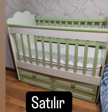 Beşiklər: Oğlan və qız üçün, İşlənmiş, Dördbucaq, Beşik, Dəst ilə, Matras ilə, Yellənmə mexanizmsiz