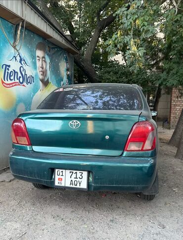 Toyota: Toyota Vitz / Platz / Yaris / Echo: 2001 г., 1.5 л, Автомат, Бензин, Седан