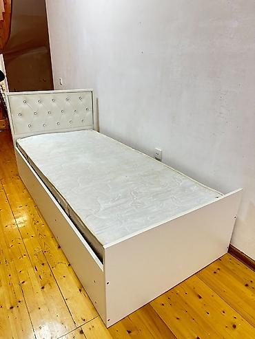Digər mebel: RumiYatağ satılır 90₼ matras daxil baza yoxdu. Ünvan Saray &Rumi — 1