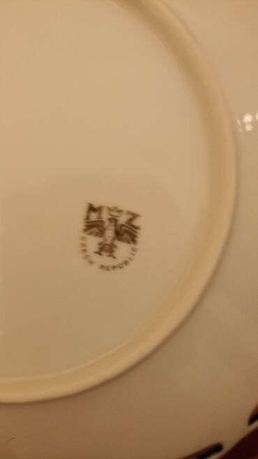 Digər dəstlər və servizlər: Kobalt Çexiya . Qiymətlər fərqlidir .6,8,10,12,15 manat . votsap — 12