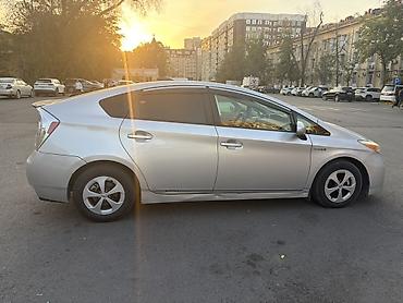 prius 2011: Toyota Prius: 2012 г., 1.5 л, Вариатор, Гибрид, Хэтчбэк — 1