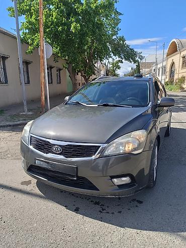 Kia Ceed: 1.6 l | 2010 il Universal