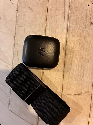Smart qolbaqlar: Məhsul: Whoop 4.0 fəaliyyət izləyicisi (sensor və qara toxumalı bilək — 2