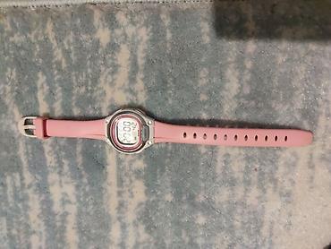 bakida saat: Casio LW-203 qadın/yeniyetmə üçün rəqəmsal qol saatı - Rəng: açıq — 1