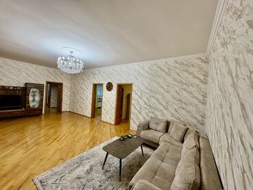 Mağazalar: Bileceride, Ploşad adlanan erazide Yahya Hüseynov küçesi 2 mertebeli — 23