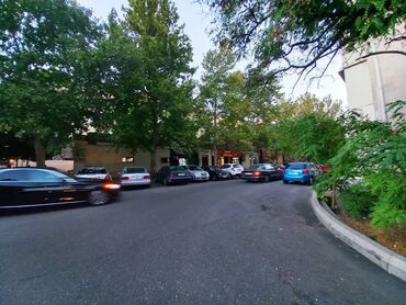 Digər kommersiya daşınmaz əmlakı: QABAĞI ŞÜŞƏLİDİR -- TƏMİRLİ OBYEKT -- İÇƏRİSİNDƏ AYRICA SAN UZELİ VAR — 2