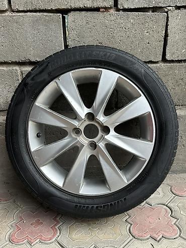 r17 honda: Литое колесо в сборе с шиной - Диск: литой, 10‑спицевый, серебристый — 1