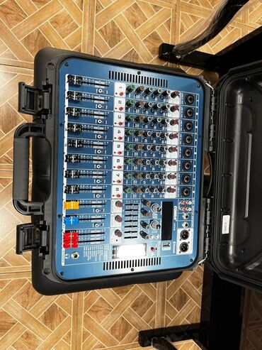 Səs gücləndiriciləri: Mavi rəngli, portativ çantada olan səs mikseri. Bu mikserin geniş -da lalafo.az — 9 Səs gücləndiriciləri: Mavi rəngli, portativ çantada olan səs mikseri. Bu mikserin geniş — 9