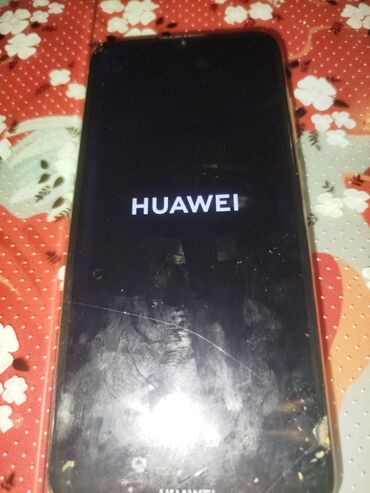 işlenmiş telfon: Huawei Y6, 32 GB, rəng - Qızılı, Sensor