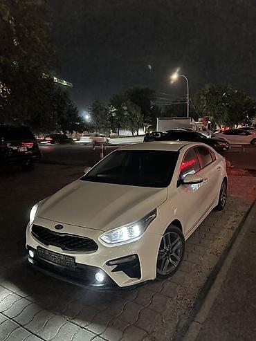 Kia K3: 2018 г., 1.8 л, Вариатор, Бензин, Седан