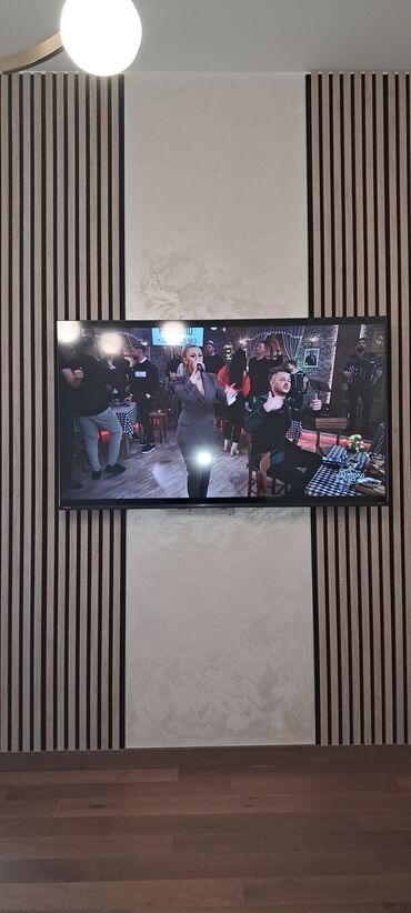 Kreveti: Ugradni TV panel sa dekorativnim lamelama + tapacirani francuski ležaj — 4