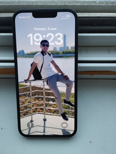 Apple iPhone: IPhone 13, Б/у, 128 ГБ, Голубой, Зарядное устройство, Защитное стекло, Чехол, 93 %