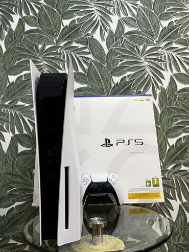 PS5 (Sony PlayStation 5): Playstation 5 Satılır PlayStation 5, 825 GB. Tam ideal vəziyyətdədir