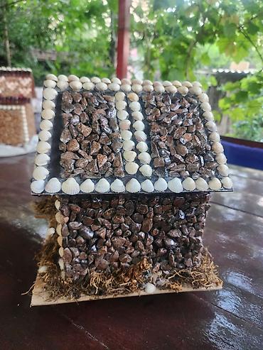 bag ucun dekorlar: Dekorativ quş evi – əl işidir - Materiallar: təbii çınqıl daşları — 2