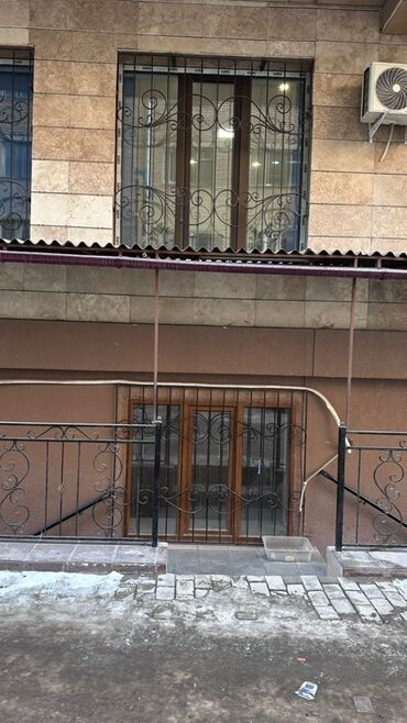 Офисы: Сдаю Офис, 50 м², В жилом комплексе, С отдельным входом