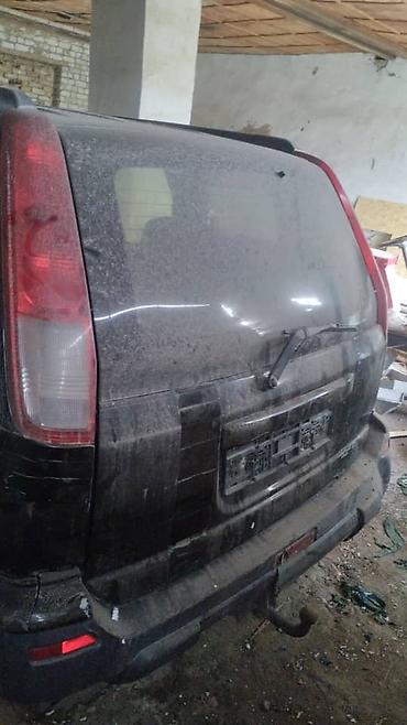 2 4 д: Nissan X-Trail: 2001 г., 2 л, Механика — 3